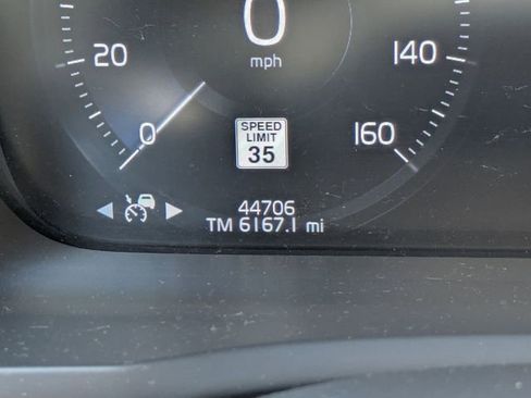 Used 2021 Volvo XC90 T6 Momentum w/ Climate Package AWD/4WD image 19