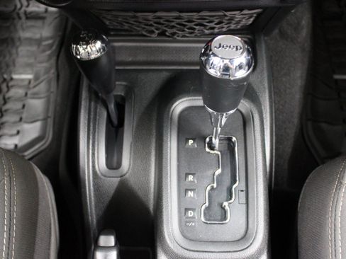 Used 2018 Jeep Wrangler Unlimited Sport AWD/4WD image 22