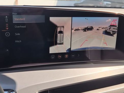 New 2026 Cadillac Vistiq Sport image 13