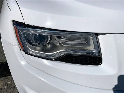 Used 2014 Jeep Grand Cherokee Overland w/ Advanced Technology Group AWD/4WD image 27