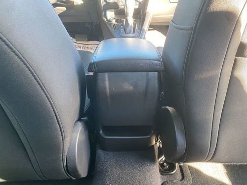 Used 2018 Ford Focus SE image 28