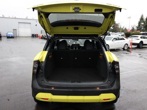 Used 2025 Nissan Kicks SR image 30