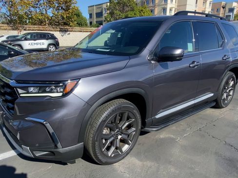 Used 2023 Honda Pilot Elite image 5