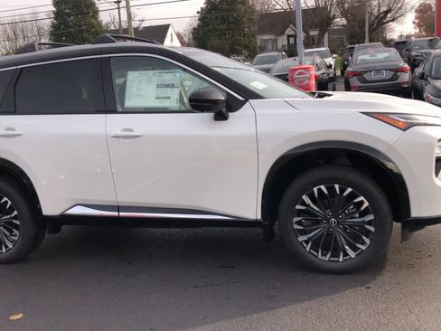 New 2026 Nissan Rogue Platinum w/ Platinum Premium Package image 9