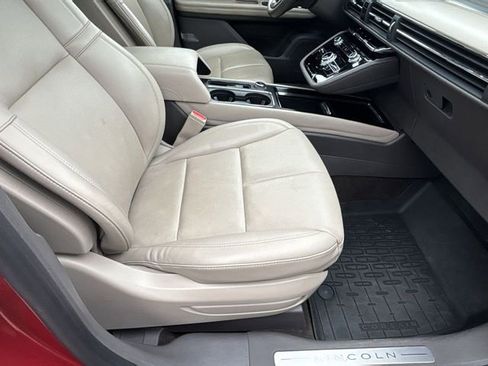 Used 2022 Lincoln Corsair AWD w/ Premium Package image 27
