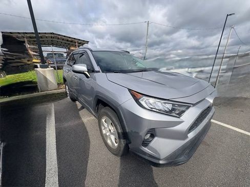 Used 2021 Toyota RAV4 XLE w/ Convenience Package FWD image 8