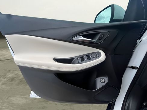 Used 2025 Buick Encore GX Sport Touring w/ Comfort Package image 22