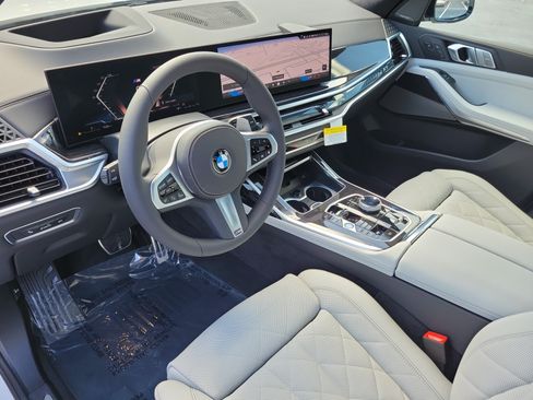 New 2027 BMW X7 xDrive40i w/ Executive Package AWD/4WD image 18