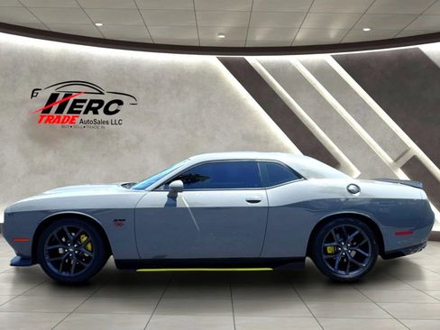 Used 2023 Dodge Challenger R/T w/ Blacktop Package RWD image 7