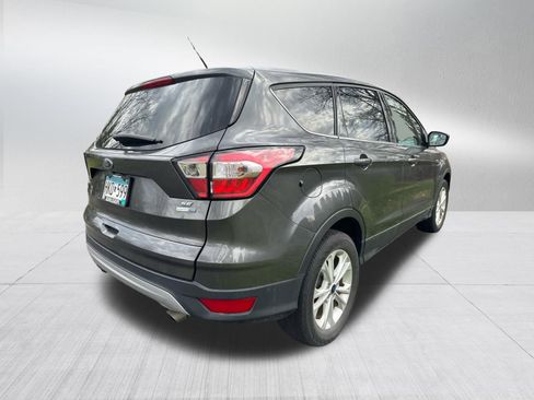 Used 2017 Ford Escape SE image 5