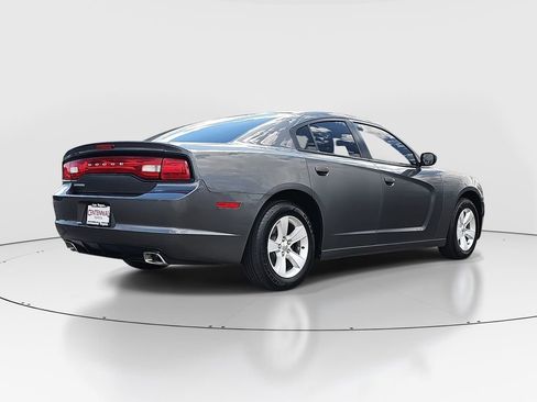 Used 2014 Dodge Charger SE RWD image 5