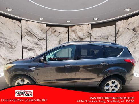 Used 2016 Ford Escape SE w/ Equipment Group 201A FWD image 3