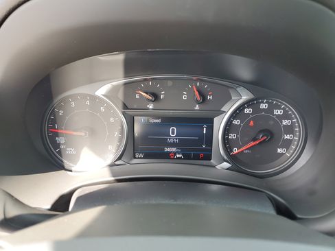 Used 2023 GMC Terrain SLE image 32