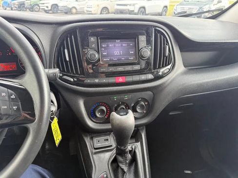 Used 2019 RAM ProMaster City Tradesman FWD image 12