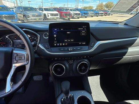 Used 2025 Chevrolet Blazer LT image 19