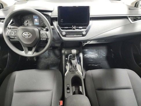 Used 2024 Toyota Corolla LE image 2