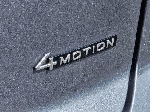 Used 2024 Volkswagen Atlas Cross Sport SE AWD/4WD image 32