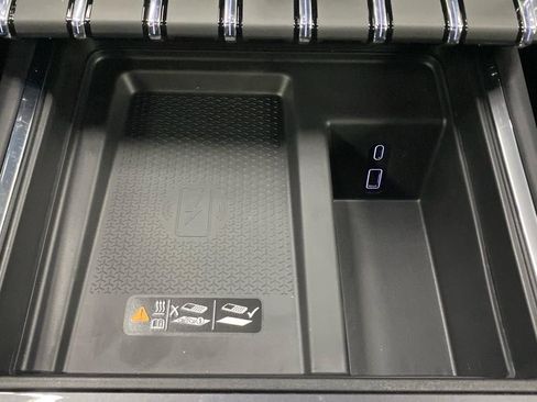 New 2025 GMC Acadia Elevation image 34