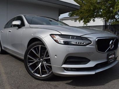 Used 2018 Volvo S90 T5 Momentum w/ Convenience Package