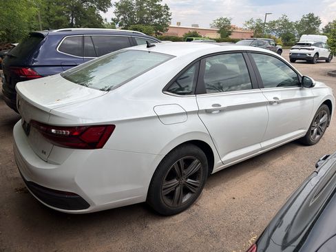 Used 2023 Volkswagen Jetta SE FWD image 12