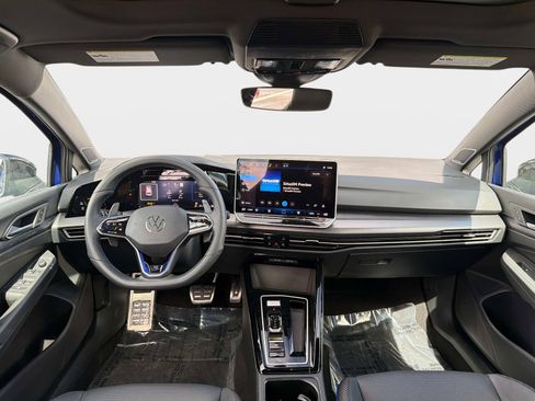 Used 2025 Volkswagen Golf 2.0T image 37