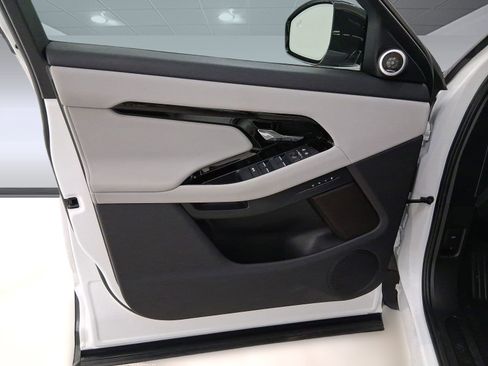 Used 2026 Land Rover Range Rover Evoque S image 18