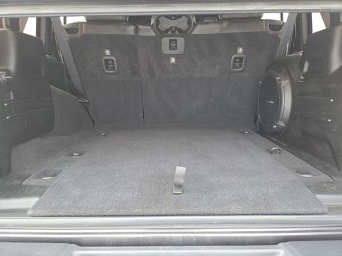 Used 2018 Jeep Wrangler Unlimited Rubicon image 27