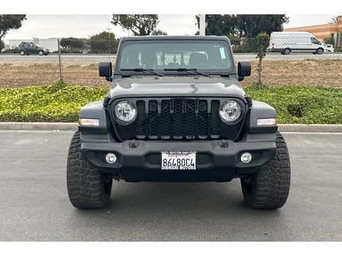 Used 2021 Jeep Gladiator Sport AWD/4WD image 3