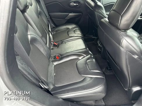 Used 2020 Jeep Cherokee Latitude Plus FWD image 16
