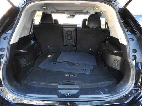 Used 2018 Nissan Rogue SL w/ Premium Package AWD/4WD image 9
