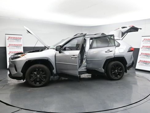 Used 2023 Toyota RAV4 SE image 40