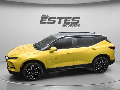 Used 2024 Chevrolet Blazer RS w/ Driver Confidence II Package AWD/4WD image 3