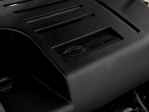 Used 2022 Land Rover Defender 90 X-Dynamic S image 41