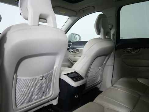 Used 2020 Volvo XC90 T5 Momentum w/ Protection Package FWD image 14