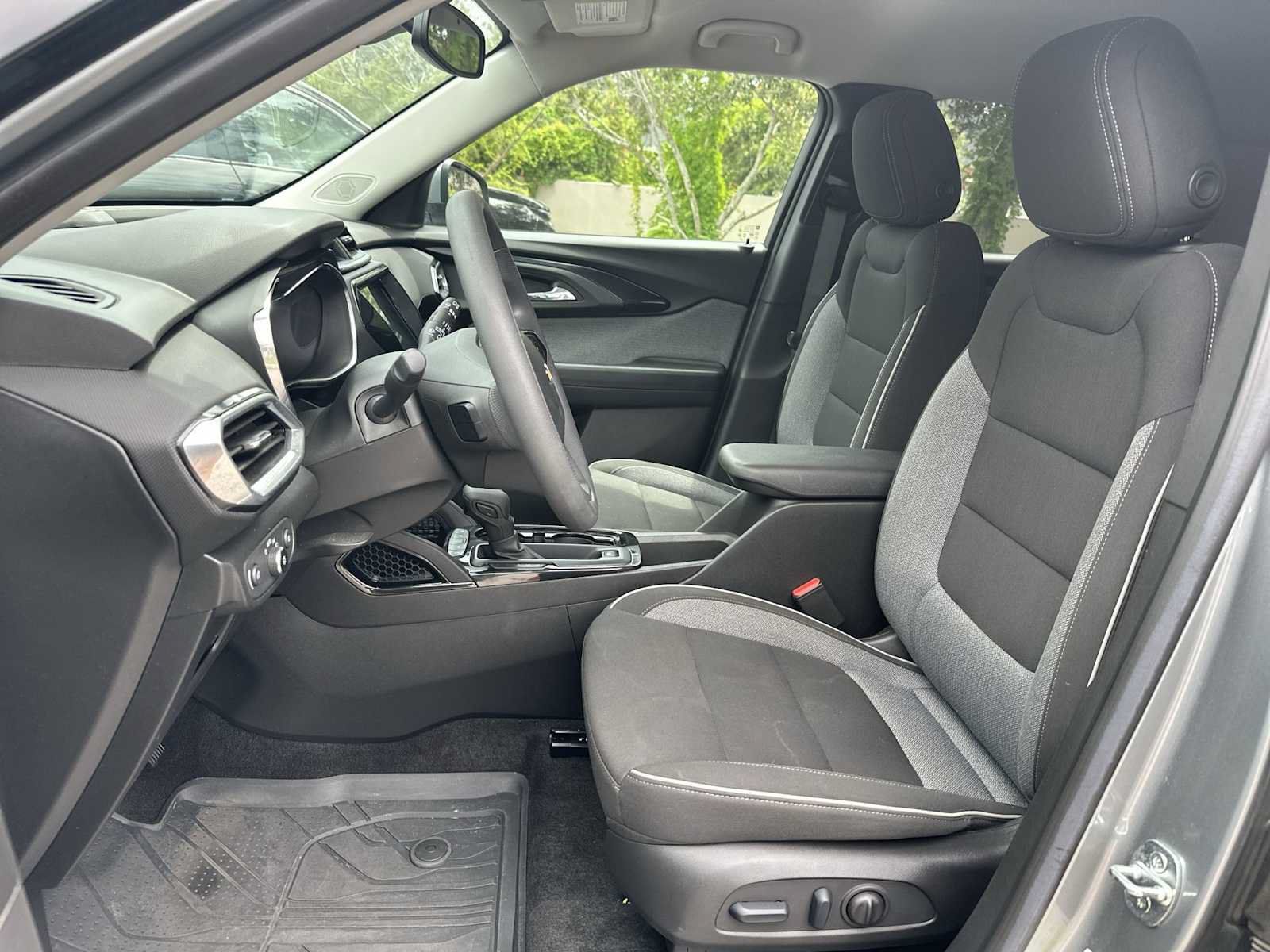 Certified 2023 Chevrolet TrailBlazer LT w/ Convenience Package FWD image 15