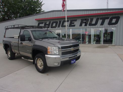 Used 2007 Chevrolet Silverado 2500 LT w/ Snow Plow Prep Package AWD/4WD image 6