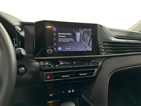 Used 2025 Toyota Camry LE image 14