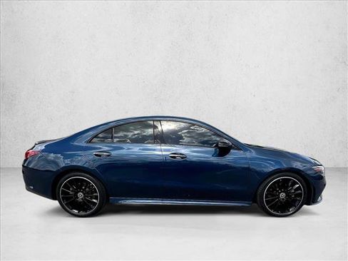Used 2022 Mercedes-Benz CLA 250 4MATIC image 5