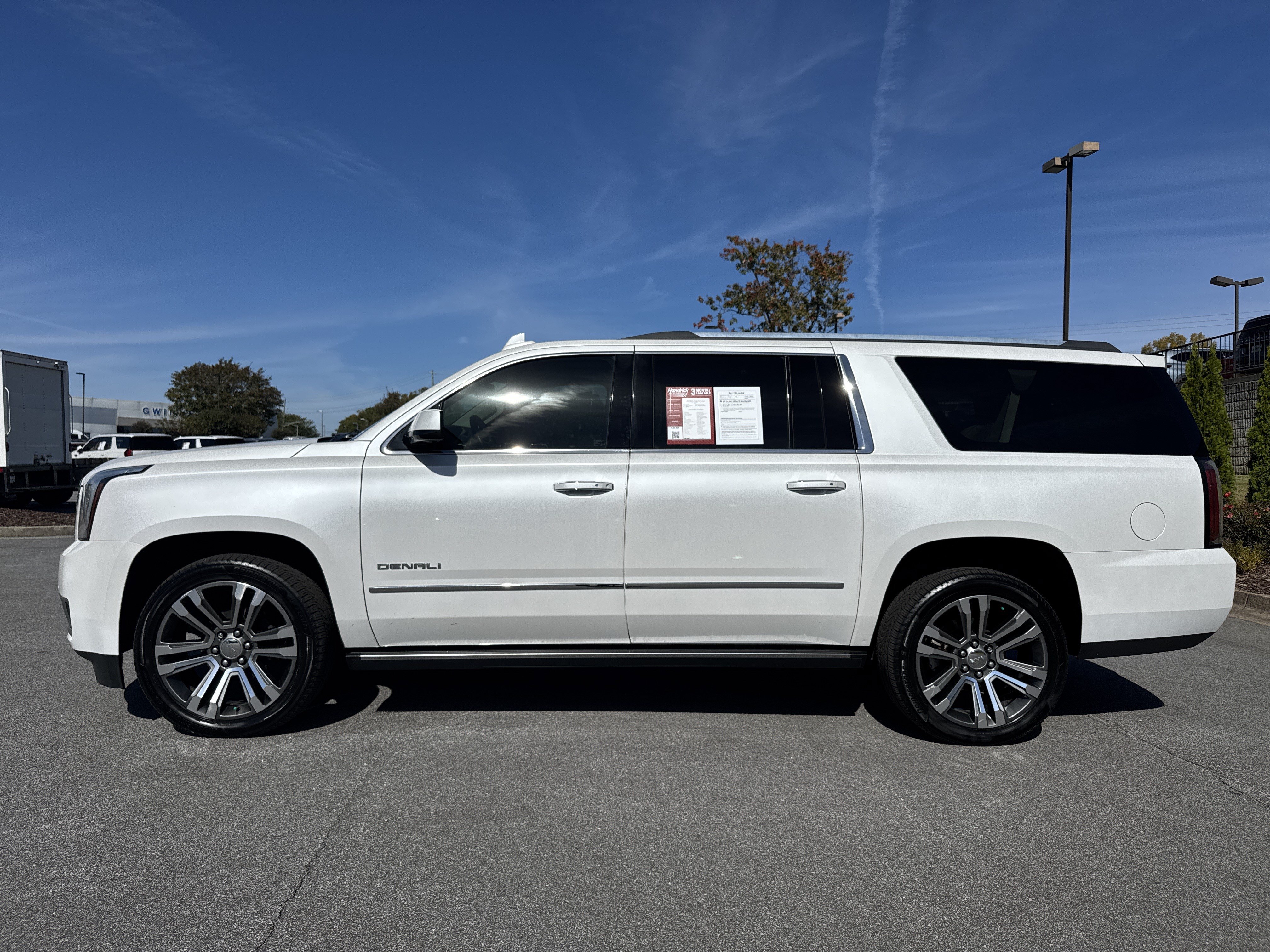 Used 2020 GMC Yukon XL Denali w/ Denali Premium Package AWD/4WD image 7