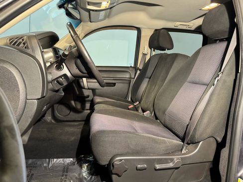 Used 2011 Chevrolet Silverado 2500 LT w/ Interior Plus Package AWD/4WD image 8