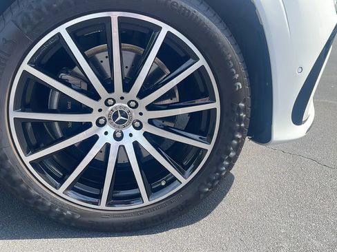 Used 2024 Mercedes-Benz GLS 450 4MATIC image 36