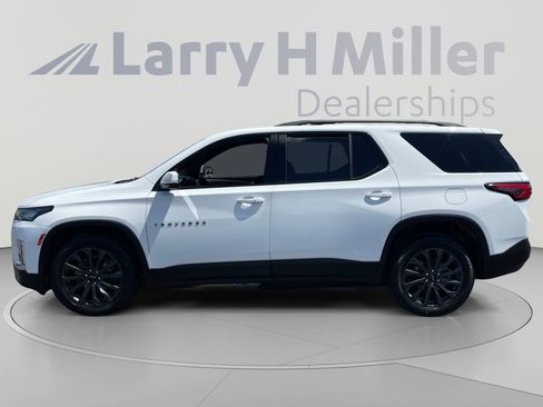 Used 2023 Chevrolet Traverse RS AWD/4WD image 2