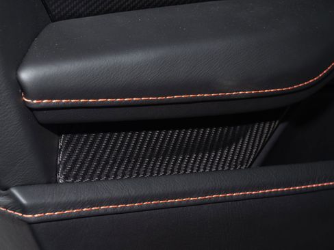 Used 2021 Aston Martin V8 Vantage Coupe image 31