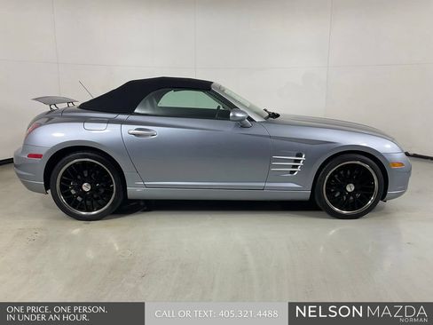 Used 2007 Chrysler Crossfire Limited RWD image 5