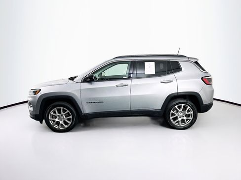 Used 2022 Jeep Compass Latitude AWD/4WD image 4