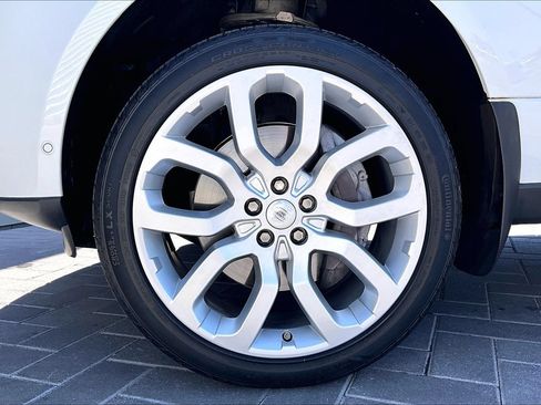 Used 2016 Land Rover Range Rover Supercharged AWD/4WD image 9