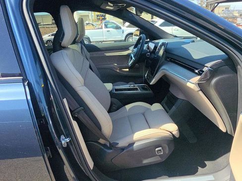 Used 2025 Volvo EX90 Ultra AWD/4WD image 7