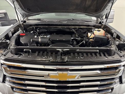 Used 2025 Chevrolet Silverado 2500 LTZ w/ LTZ Premium Package image 53