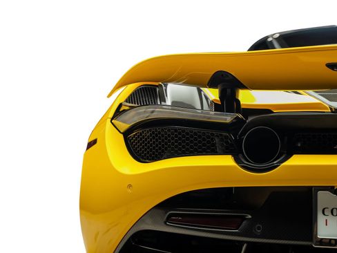 Used 2018 McLaren 720S Performance RWD image 19