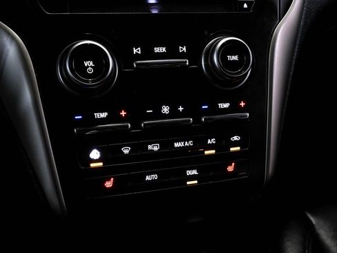 Used 2019 Lincoln MKC Premiere FWD image 26